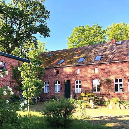 Romantische Unter Den Linden Buchholz (Mecklenburg-Vorpommern)
